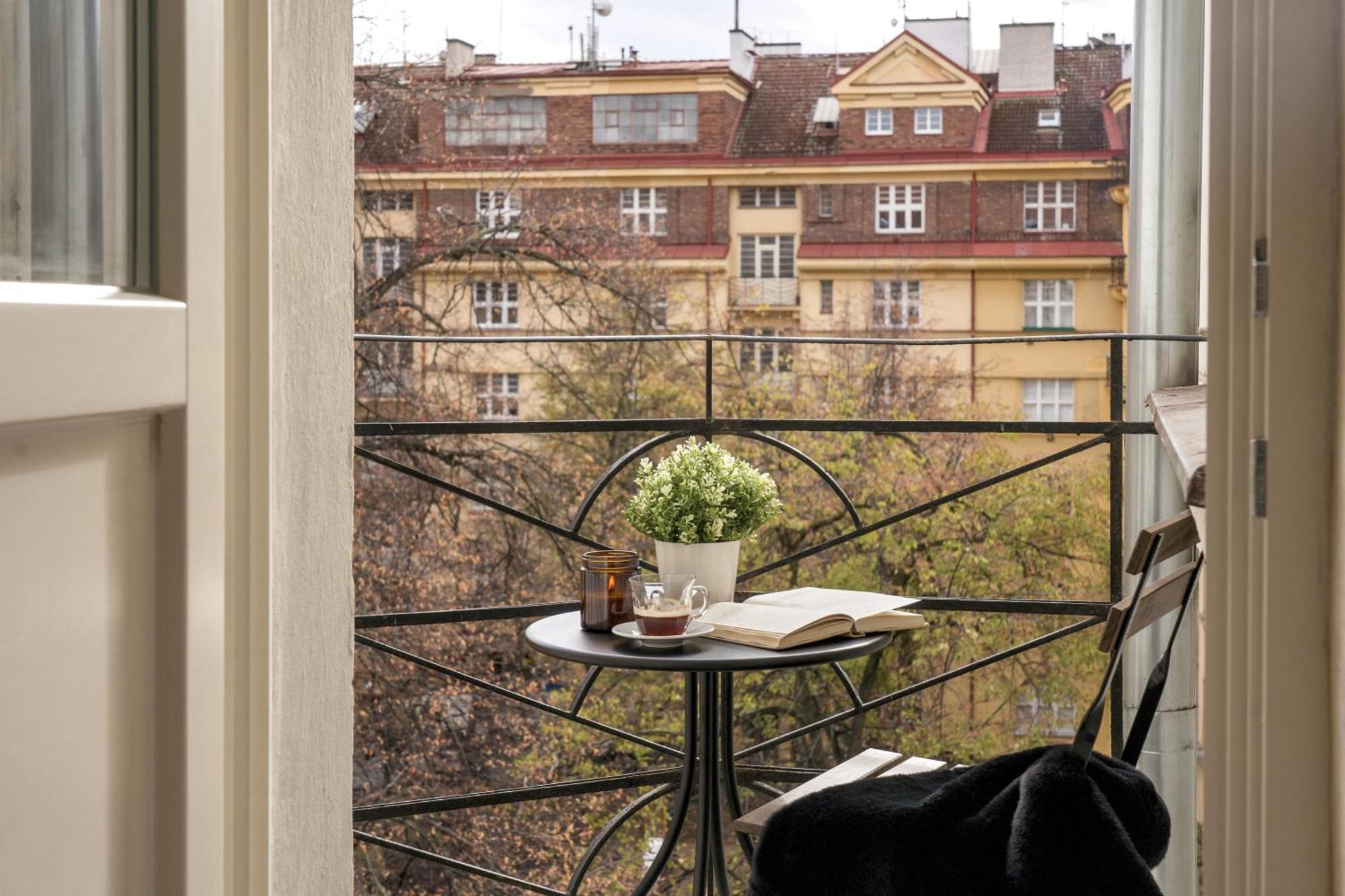 Days - Balcony - Workplace - Great Vibe Prague